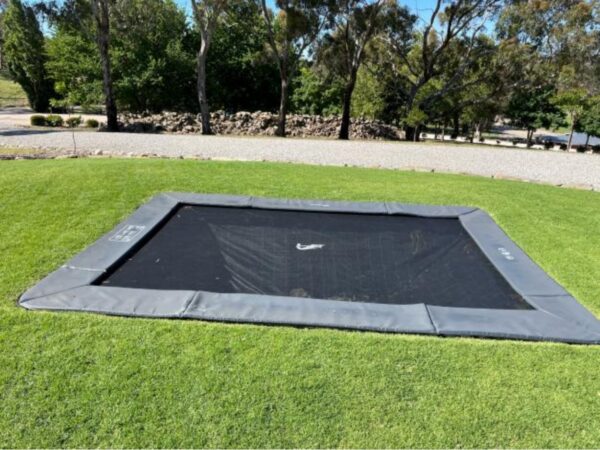 Akrobat_Primus_Flat_Rectangular_Anthracite-Black_Customer (1) Primus Flat 427 x 305